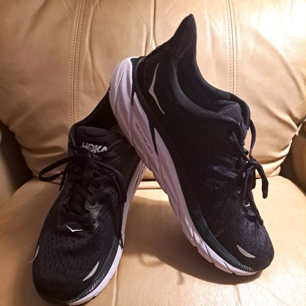 Hoka Clifton 9 Size 10.5 B EUC!!!!